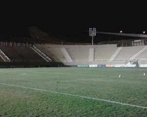 Estádio Soares de Azevedo Muriaé arquibancada (Foto: Raphael Lemos)