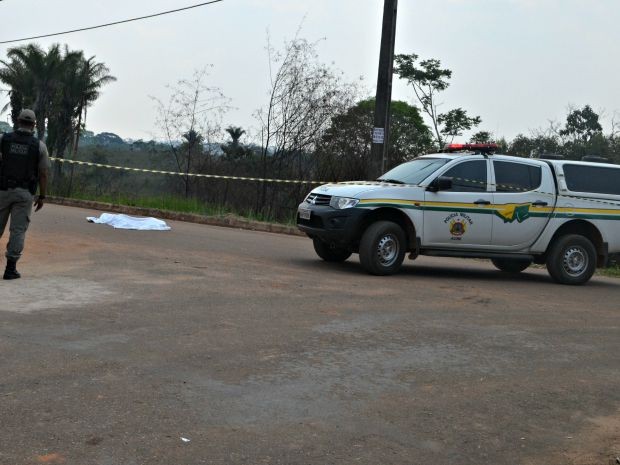 Estudante voltava da escola quando foi atropelado  (Foto: Aline Nascimento/G1)