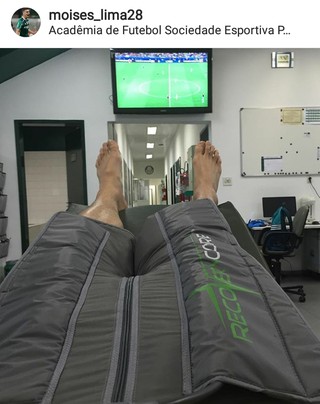 Palmeiras não revela exames de Tchê Tchê e Moisés 