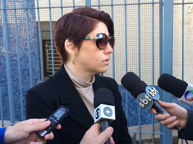 Caroline Bamberg conversou com a imprensa antes da audiência (Foto: Caetanno Freitas/G1)