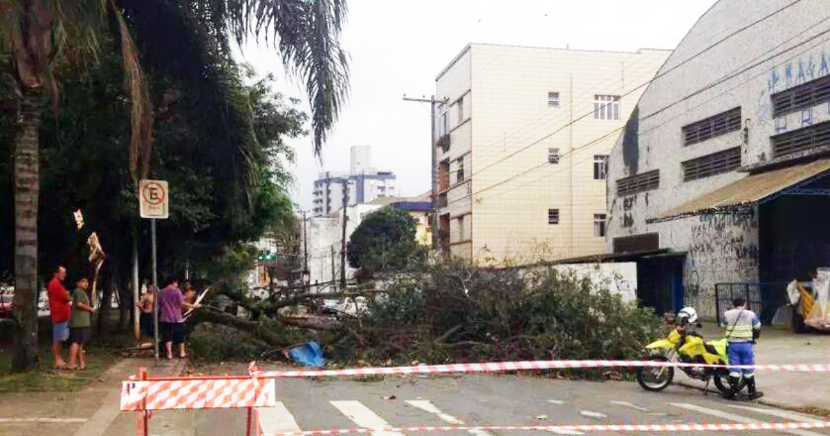 Fortes ventos atingem litoral de SP, causam estragos e deixam feridos - Globo.com