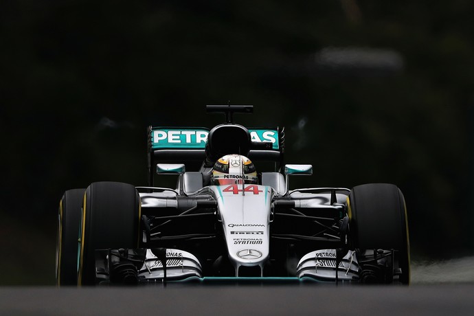 Lewis Hamilton no treino classificatório para o GP do Japão (Foto: Getty Images)