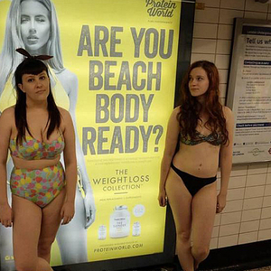 Campanha em Londres indaga quem está com o corpo pronto para a praia e provoca protesto