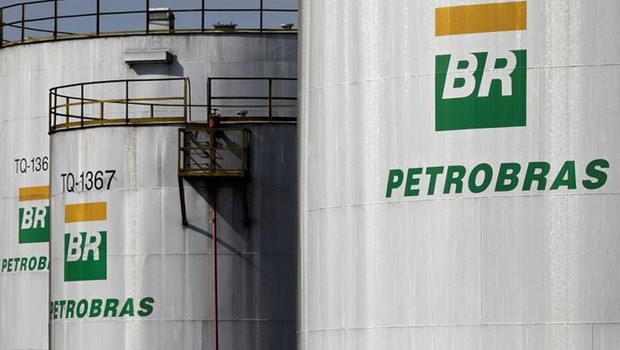 Logo da Petrobras   tanque   refinaria da estatal   Paulínia (Foto: Paulo Whitaker/Reuters)