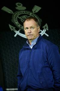 De volta ao Corinthians, Mano Menezes revê nove ex-comandados e defesa quase igual à de 2014