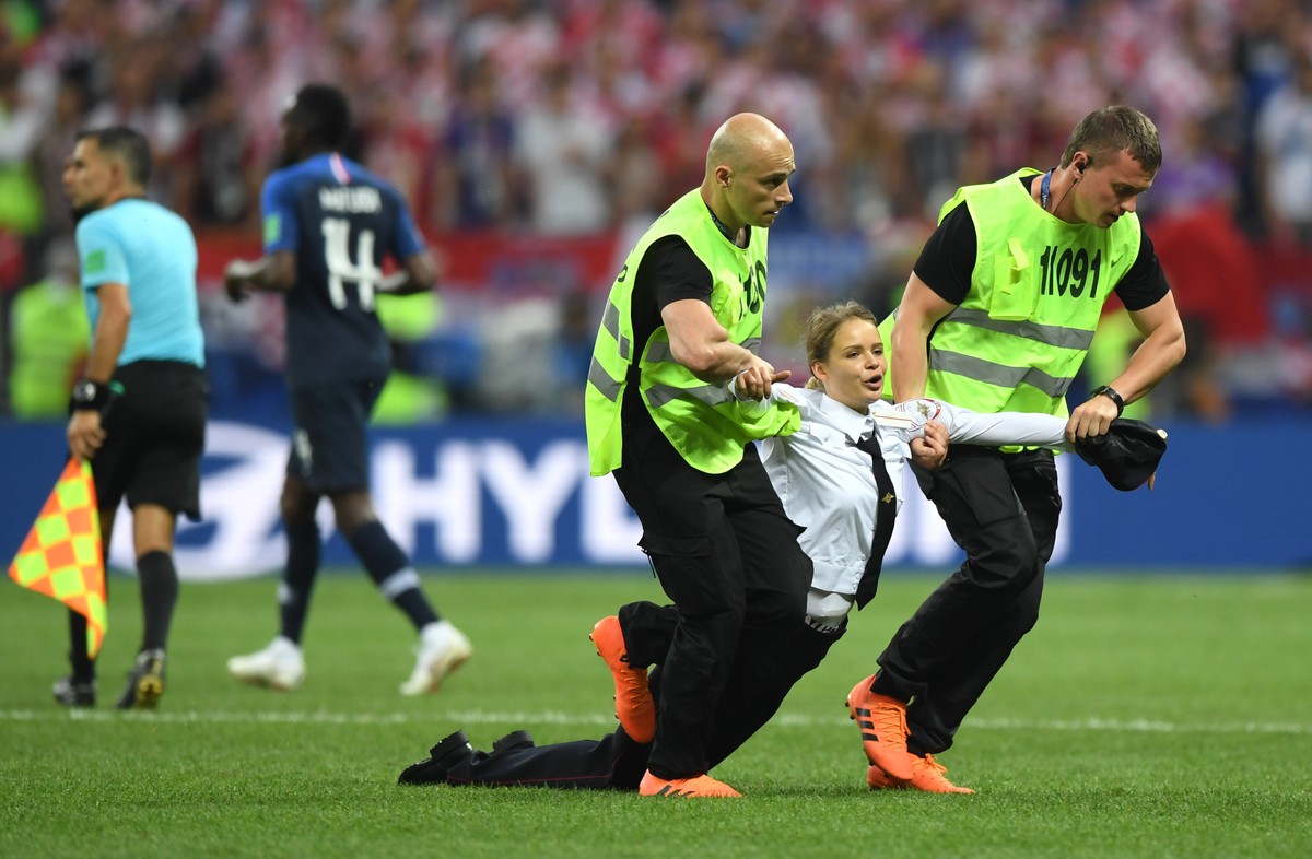 Grupo Pussy Riot Protesta Na Final Da Copa Do Mundo Lifestyle