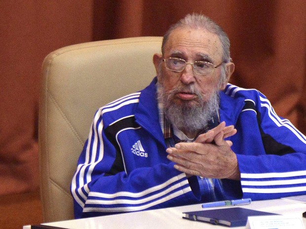 O ex-presidente de Cuba Fidel Castro participa da cerimônia de encerramento do 7º congresso do Partido Comunista Cubano em Havana (Foto: Omara Garcia/AIN/Reuters)