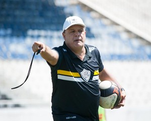 Edson Vieira, técnico Rio Branco (Foto: Sanderson Barbarini | FOCO NO ESPORTE)