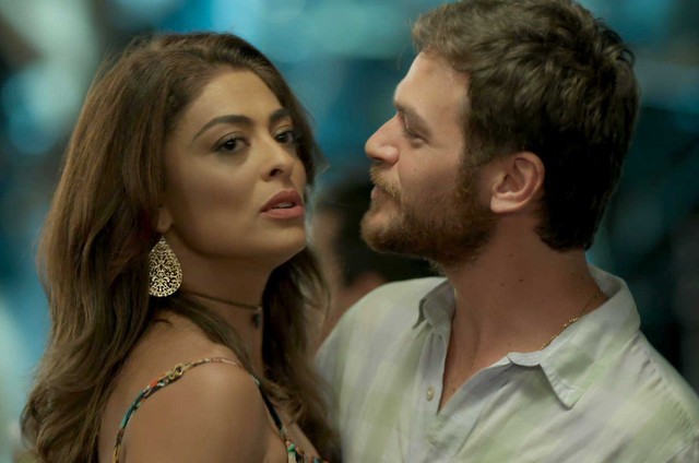 Juliana Paes e Emilio Dantas em cena de 'A força do querer' (Foto: Reprodução)
