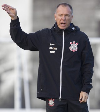 Reforçado e à espera de última peça, Timão mantém dúvida no ataque