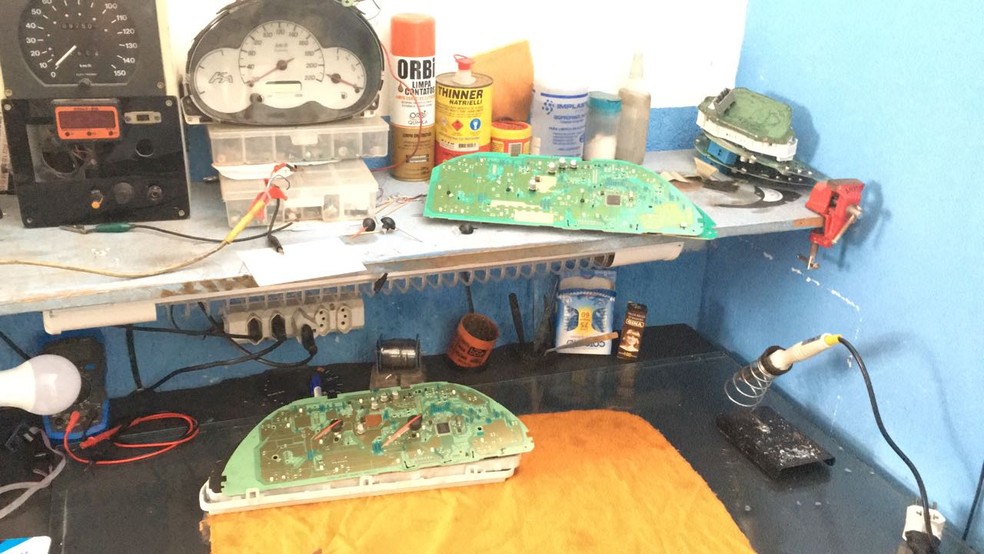 Aparato usado por grupo que fraudava quilometragem de carros no DF (Foto: Polícia Civil/Divulgação)