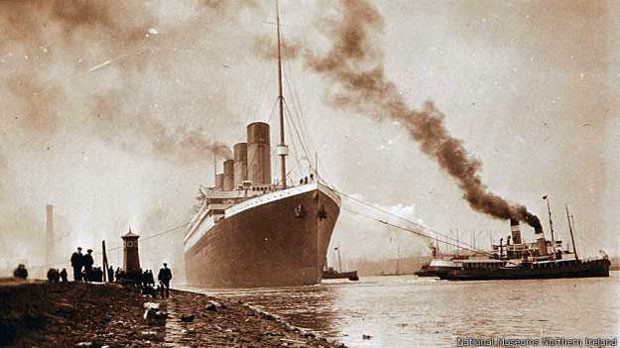 O Titanic é rebocado do estaleiro  (Foto: National Museums Northern Ireland)