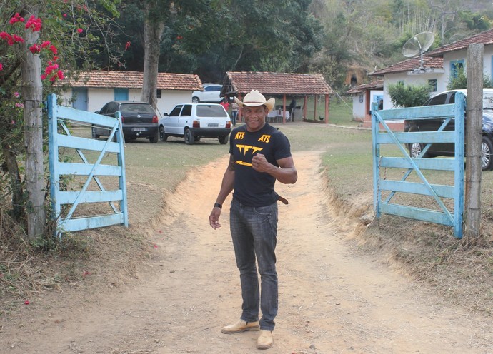 Cowboy mata saudade da vida rural e diz: Já trabalhei por R$ 5 a quinzena