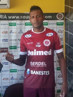 Pirão foi apresentado oficialmente pela Desportiva Ferroviária (Foto: André Rodrigues/GloboEsporte.com)