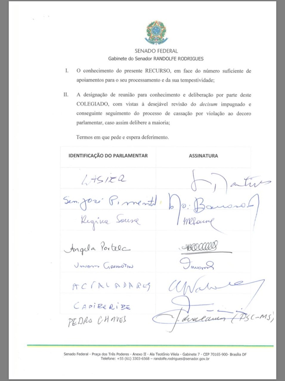 Assinatura dos senadores que assinaram recurso pedindo para desarquivar processo contra o senador Aécio Neves no Conselho de Ética (Foto: Reprodução)