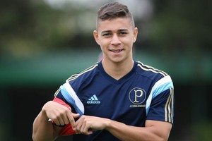 Palmeiras encaminha renovação de lateral da base até dezembro de 2017