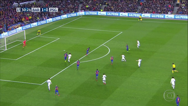 <p>
 Rakitic erra o passe para Iniesta na defesa, Lucas fica com a sobra, arrisca o chute de fora da &aacute;rea, mas Ter Stegen defende com seguran&ccedil;a.</p>
