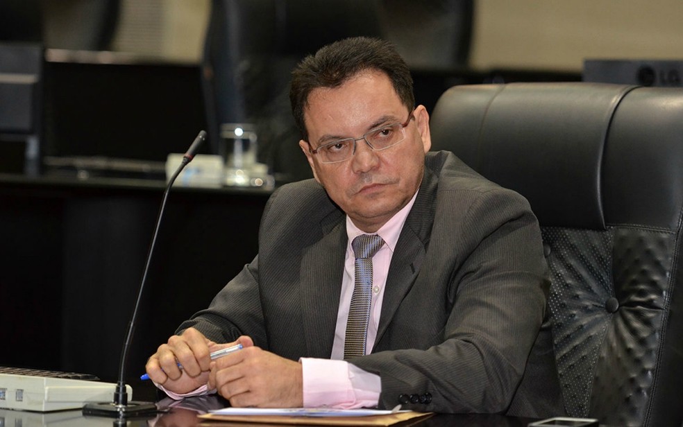 Presidente da ALMT, Eduardo Botelho (PSB), assinou ato de desagravo contra o secretário e pediu que ele peça desculpas à deputada formalmente (Foto: Maurício Barbant/ALMT)