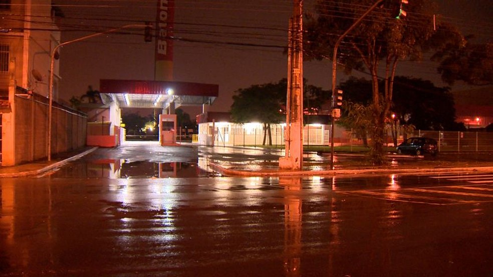 Crime aconteceu no Centro Esportivo Garoto, no bairro Soteco, em Vila Velha (Foto: Reprodução/ TV Gazeta)