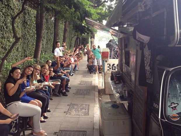Clientes fazem fila na Grande São Paulo em busca dos pratos saborosos do Holy Pasta (Foto: Instagram/Reprodução) Clientes fazem fila na Grande São Paulo em busca dos pratos saborosos do Holy Pasta (Foto: Instagram/Reprodução)