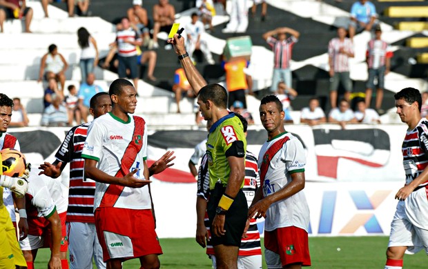 Santa Cruz x Feirense (Foto: Aldo Carneiro/Pernambuco Press)