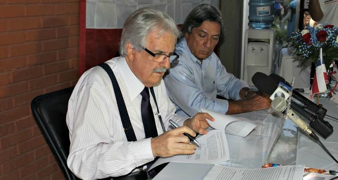 Presidente do Bahia assina contrato para recuperação do Fazendão e aquisição de novo CT (Foto: Divulgação/E.C. Bahia)