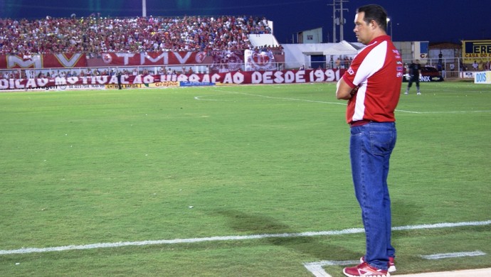 Roberto Fernandes, técnico do América-RN (Foto: Augusto Gomes)