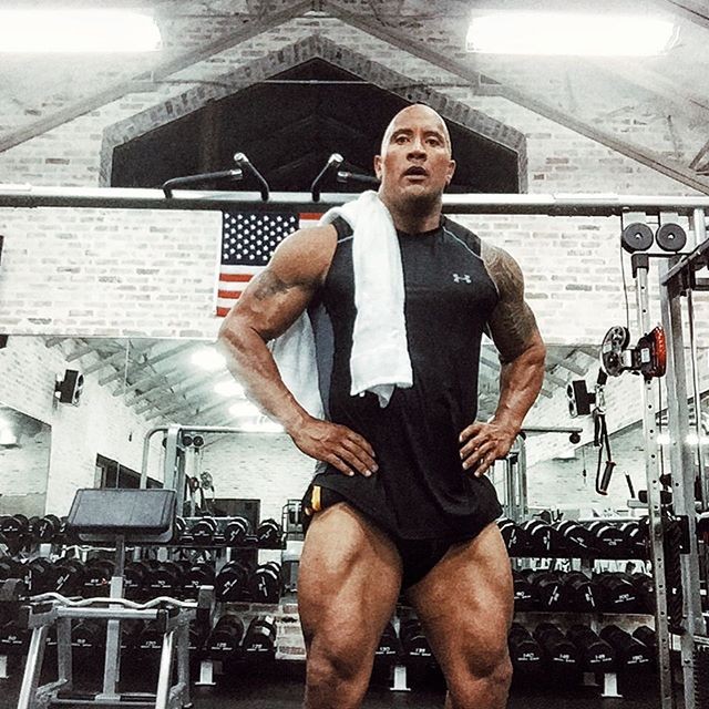 Dwayne Johnson - Altura – Peso – Medidas corporais – Cor dos olhos