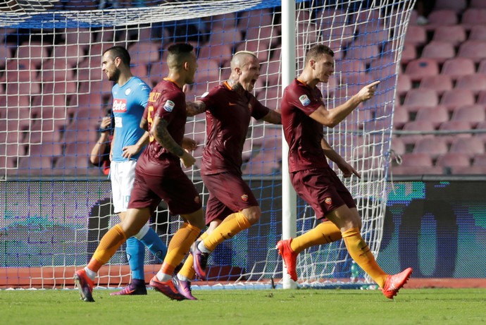 Dzeko comemora gol do Roma (Foto: REUTERS/Max Rossi)
