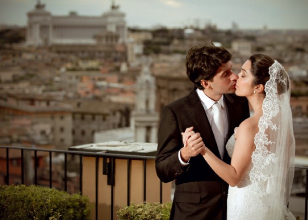 AMOR EM ROMA Andréa e Diogo na capital italiana. A viagem era um sonho dos noivos (Foto: Gabi Alves - Wedding Luxe)
