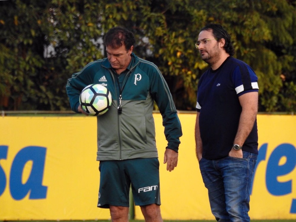  Cuca promete melhor Palmeiras possível e cogita relacionar Bruno Henrique