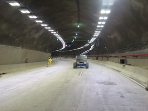 Paes vistoria obras do Túnel Rio450 (Foto: Matheus Rodrigues/G1)