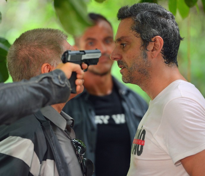 Romero passa sufoco na mira da facção (Foto: Pedro Carrilho/ Gshow)