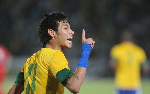 Brasil x China - Neymar (Foto: Aldo Carneiro/Pernambuco Press)