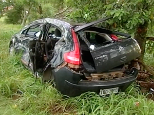 Acidente Passo Fundo RS-142 Rio Grande do Sul RS (Foto: Reprodução/RBS TV) Acidente Passo Fundo RS-142 Rio Grande do Sul RS (Foto: Reprodução/RBS TV)
