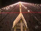 Árvore de Natal com 84 metros de altura é acesa em Itu 