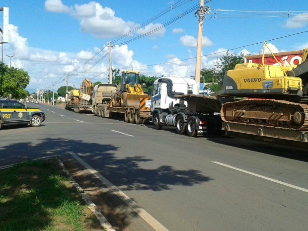 Máquinas foram recuperadas pela PRF-MT na BR-364 (Foto: Divulgação/PRF-MT)