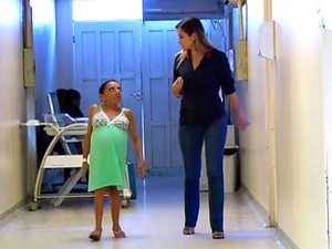 Maria Dulcineia da Silva tem 1,20 metros de altura e seis meses e meio de gestação   (Foto: Reprodução/Inter TV Cabugi)