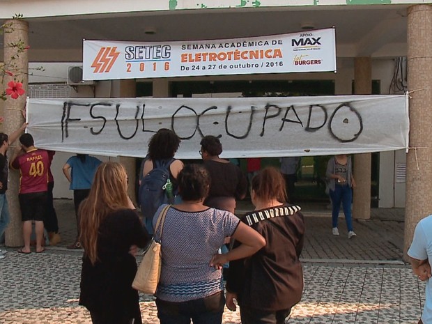 G1 Estudantes Ocupam Instituto Federal Em Pelotas Em Protesto A PEC