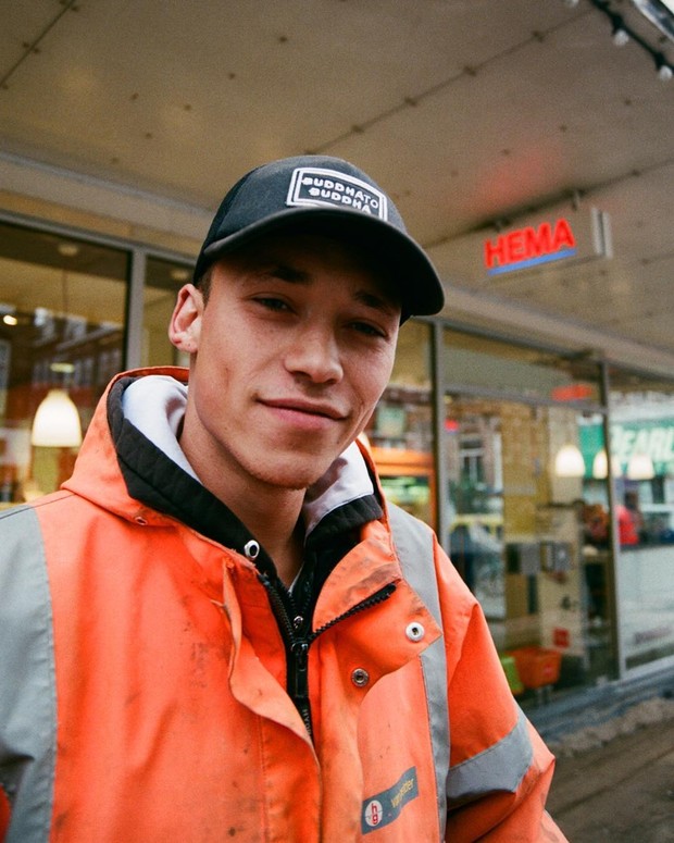 Holandês Nicky Libert, de 26 anos, trabalhava na construção civil até turista compartilhar sua foto na internet e rapaz virar modelo (Foto: Reprodução do Instagram)