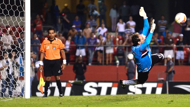 Rogerio Ceni adiantado pênalti Pato São Paulo (Foto: Levi Bianco / Ag. Estado)