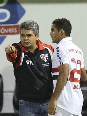 Ney Franco Douglas São Paulo (Foto: Rubens Chiri / saopaulofc.net)