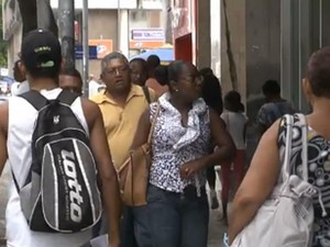Número de negros no mercado de trabalho aumenta, mas rendimento cai (Foto: Reprodução / TV Bahia)