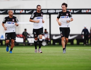 Emerson Danilo Paulo André Corinthians (Foto: Marcos Ribolli / globoesporte.com)