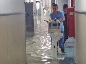 chuva Bahia Salvador hospital alagado (Foto: Divulgação)
