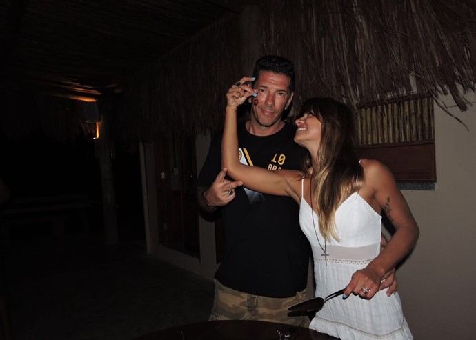 Assistente de palco posa com o namorado (Foto: Arquivo pessoal)