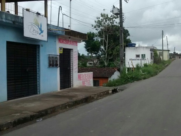 Crime aconteceu na Rua Duque de Caxias, em São Lourenço da Mata (Foto: Camila Torres / TV Globo) Crime aconteceu na Rua Duque de Caxias, em São Lourenço da Mata (Foto: Camila Torres / TV Globo)