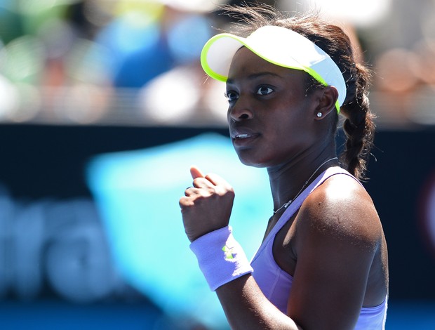 Sloane Stephens comemora sua surpreendente vitória sobre Serena Williams (Foto: AFP)