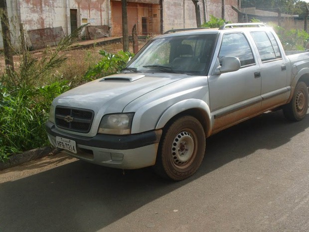 Polícia apreende caminhonete clonada e homem é detido em MG (Foto: Polícia Militar/Divulgação)