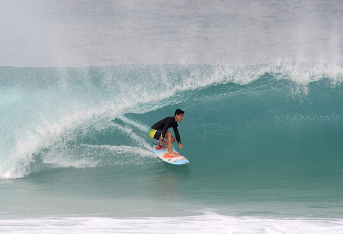 Charles Medina, Surfe, Pipeline (Foto: Pedro Gomes Photography)